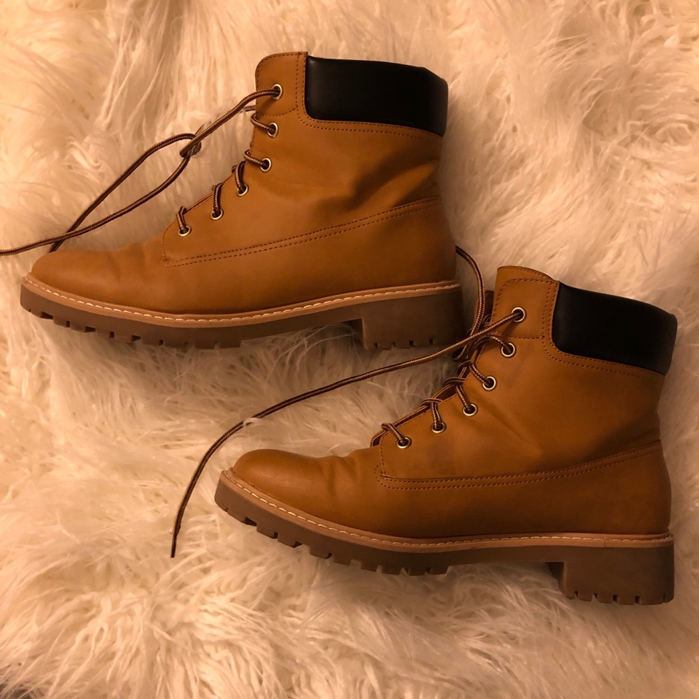 Boots W11